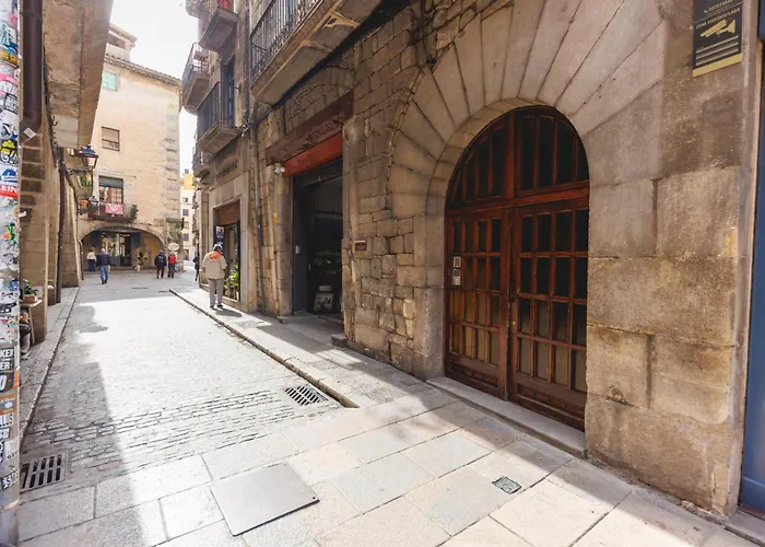 Bravissimo Cort Reial 15, Monthly