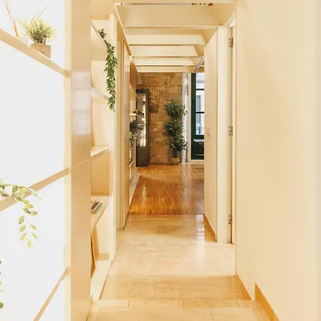 Bravissimo Cort Reial 15, Monthly Apartment