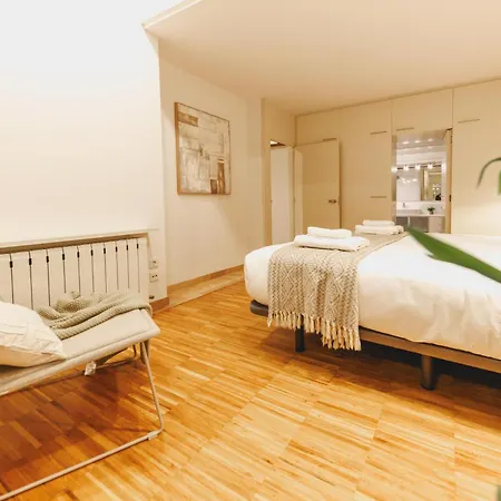 Bravissimo Cort Reial 15, Monthly דירה