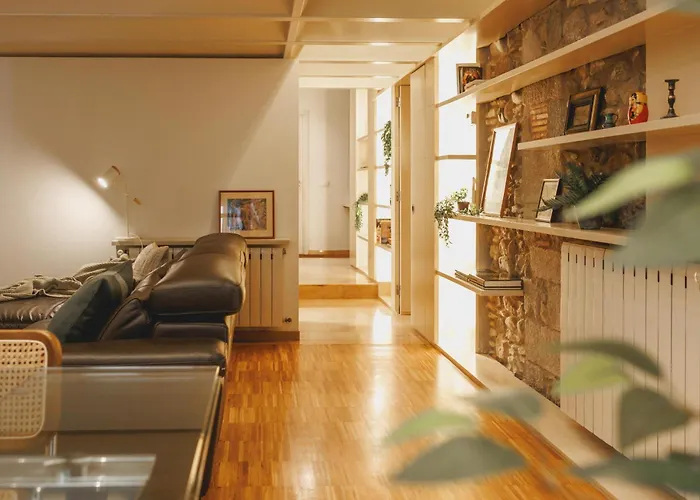 Bravissimo Cort Reial 15, Monthly ז'ירונה