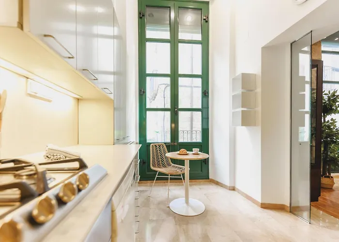 Apartment Bravissimo Cort Reial 15, Monthly *