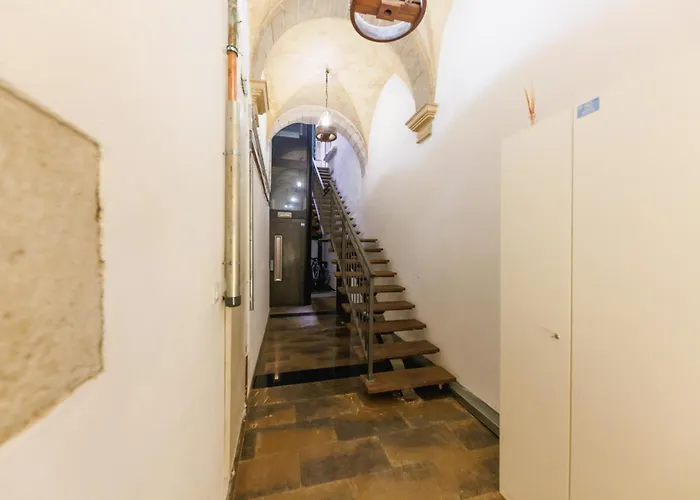 Bravissimo Cort Reial 15, Monthly Girona