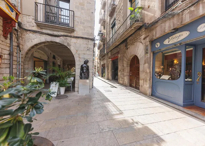 Bravissimo Cort Reial 15, Monthly *